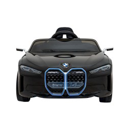 Autko BMW i4 na akumulator...
